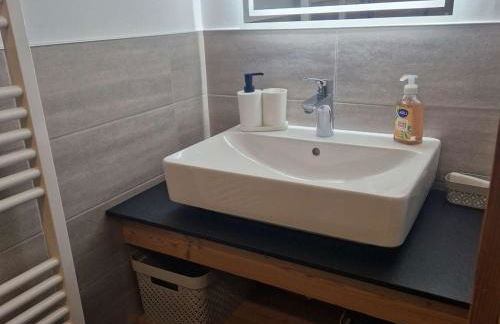 Lodge alpin chaleureux, 4 chambres, 10 pers, parking, terrasse, Arêches-Beaufort - FR-1-342-330 - Foto 10