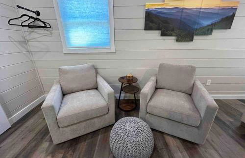 Blissful Nook Tiny Home, Cozy Retreat, Hot Tub, Close to Town, Deep Creek, & Entrance to National Park - Foto 13