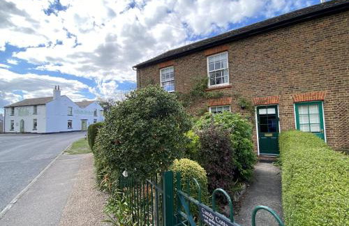 Green Cottages - Photo 35