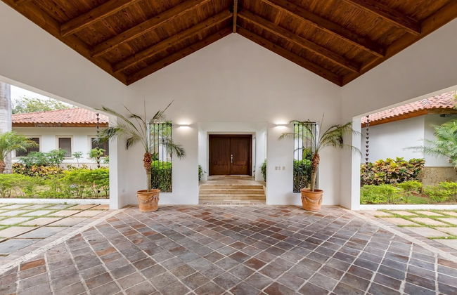 Casa de Campo Villa Luxurious Property up to 12 People With Pool Jacuzzi BBQ Golf - Photo 41