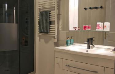 chez Émile côté face maison entière, 3 chambres, 2 salles de bains,jardin et terrasse - Foto 43