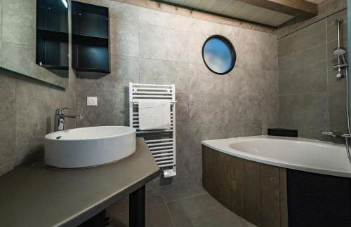 Duplex in Albiez-Montrond with balcony - Photo 36