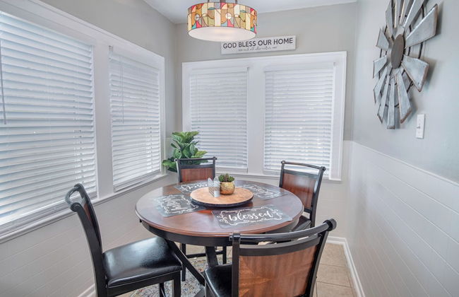 Stunning 3 BR Home Near DT Alamodome - Riverwalk - Photo 20