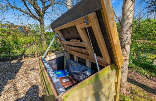 Swallow Light-filled pod with far-reaching scenic views - Photo 38