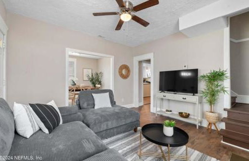 Riverside Craftsman with 3 beds and 3 baths, Pet friendly, Great neighborhood - Foto 18