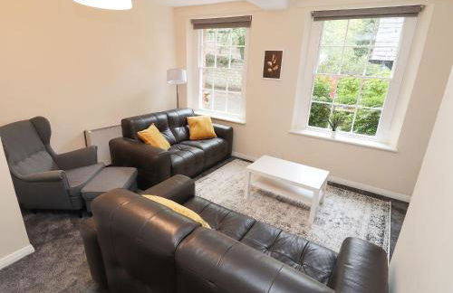 Memorial Building - Photo 13