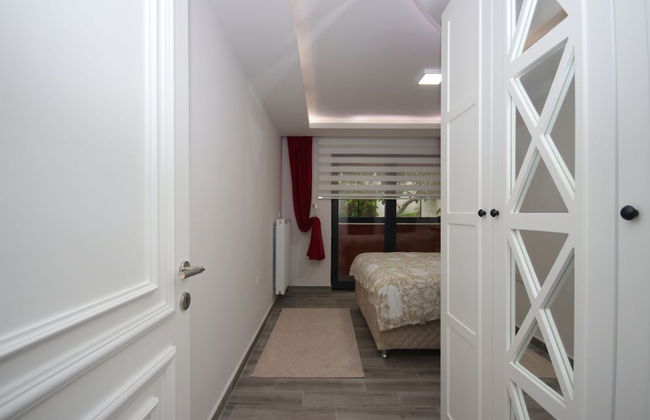 Arcadia Apart Residence - Photo 17