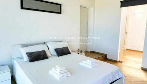 Appartamento in villa vista mare con jacuzzi By Sicily Home Solutions - Foto 4, towels, wardrobe