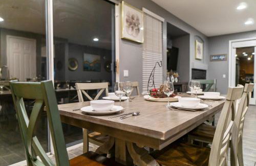 Entire Private Home with 5 Bedrooms 4 Bathrooms 3000 Sq ft Villa, Pool, Hot Tub, Nature, Garage, Winery, Available Now - Foto 74