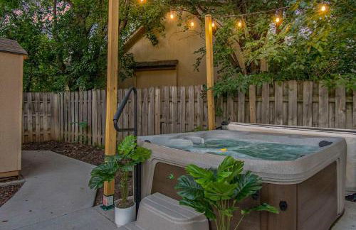 Central Family Oasis with Hot Tub & Fenced Yard - Foto 57