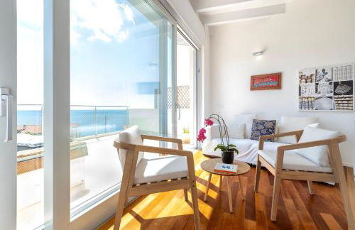 Luxury Seafront Villa with Rooftop Pool & Stunning Sea Views - Foto 71