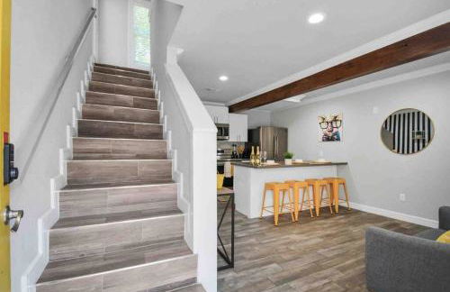 Central Yellow Gem: Cozy Views & Proximity - Foto 31