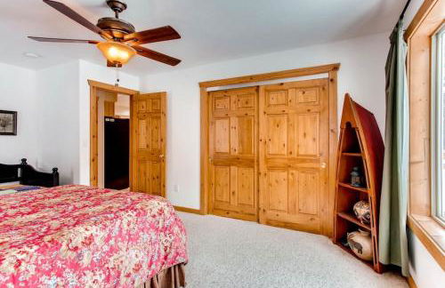 Serene Mountain Cabin Nestled Amongst the Pines - Alpenhaus - Foto 56