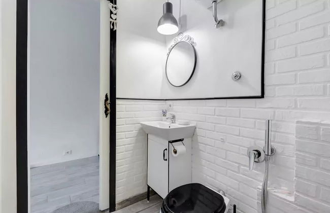 Moonlight Inn Guest House - Photo 26