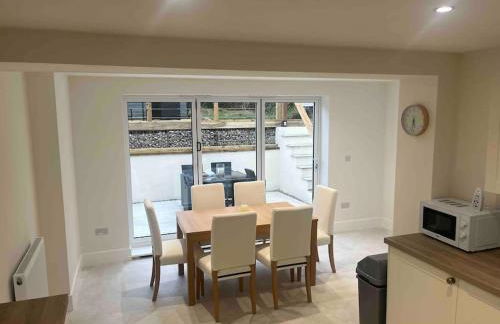 Coastal cottage on a bridle path in Lilliput- Sandbanks - Photo 8