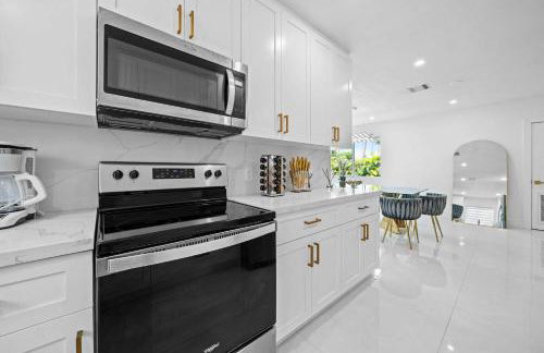 Luxury Villa Solara w Heated Pool Hot Tub BBQ - Foto 16