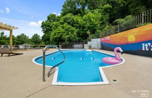 Creekside Oasis - 5BR Retreat with Pool & Hot Tub - Foto 27