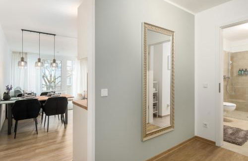 SHINY HOMES - City Center with Parking Place - Foto 28