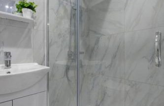 Bright 2-Bedroom Ensuite Apartment with Kitchen - Foto 10