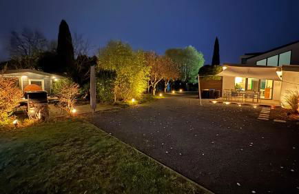 Exklusives Architektenhaus, Pool und Privateinfahrt - Foto 16