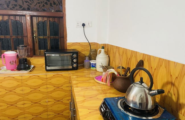 Thaaru Guest - Photo 14