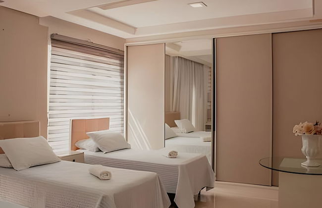 Casa com piscina 5 suites 1 quarto e AC - Photo 1