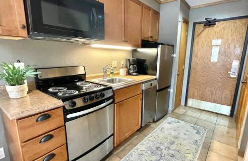 Ski in Ski out Cozy Studio Condo, Pool, Hot Tub, Views of Moose Mtn - Foto 9