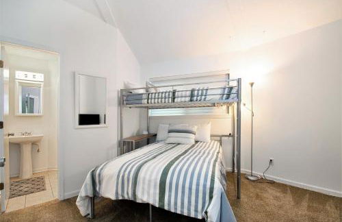 The Tulip Tree House - Photo 19