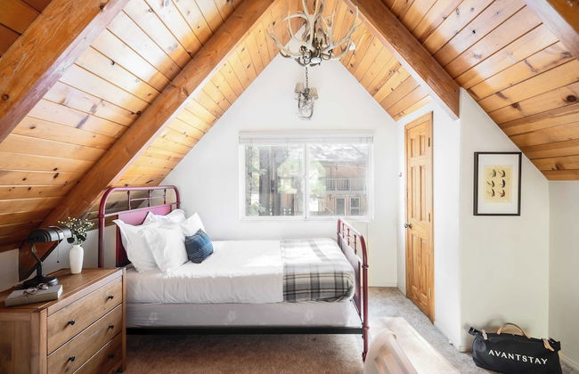 Hartwood by Avantstay Cozy Big Bear Abode w/ Spacious Deck & Stone Fireplace - Foto 31