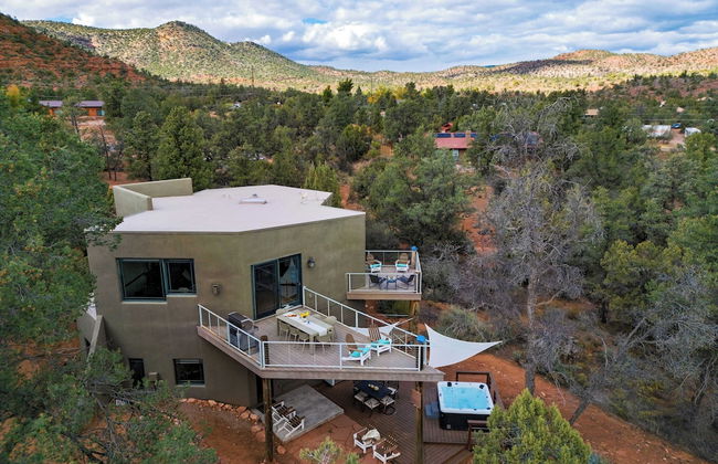 Cathedral View by Avantstay Pool Table + Hot Tub - Photo 45