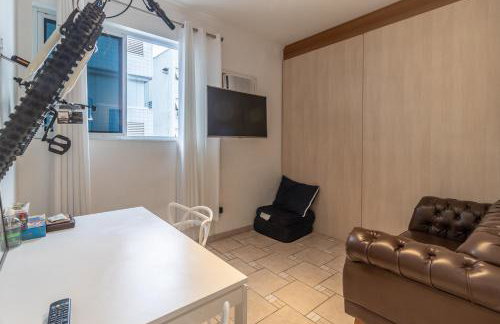 Comfortable Gonzaga Apartament - Em 1 minuto a pé tá na PRAIA Gonzaga em Santos e no Shopping Balneário, 2 ar-condicionados, portaria 24 horas, elevador, 1 vaga carro Gratís, wi-fi Grátis, enxoval Gratuito, PRAIA Santos Gonzaga, Bicicleta disponí - Foto 27