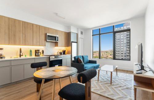 Elegant Studio Haven, Upscale Comfort - Photo 2