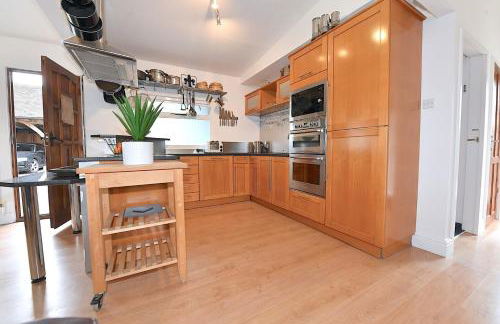 Gorgeous 3BD Cottage in the Heart of Guildford - Foto 15