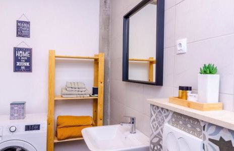 Villa Majkovica - 4 Bedroom Villa with Private Pool & En-Suite Bathrooms & Parking - Photo 61