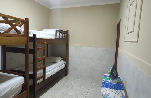 Casa para Famílias e Grupos com Ar-condicionado, Churrasqueira e estacionamento próximo em Praia Grande - Foto 47