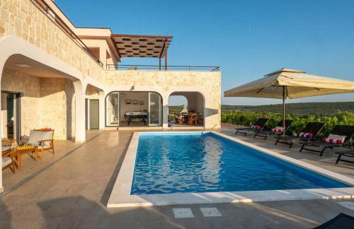 Villa Roza s privatnim grijanim bazenom i jacuzzijem - Foto 4