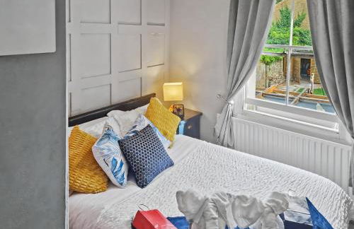 Cosy Studio in Hampton Hill short Walk to Bushy Park with Free Parking and WiFi and Pets welcome - Foto 1