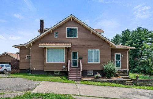 Cheerful Home | Fire Pit | Sleeps 8 - Foto 25