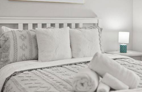 Pool and Patio, 8 minutes from Mall of Georgia! - Foto 17