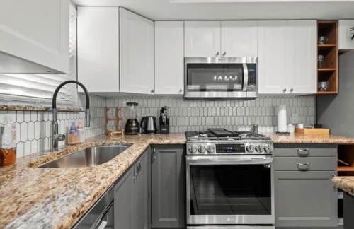 Poolside Paradise Game Room Fire Pit Hot Tub - Foto 19