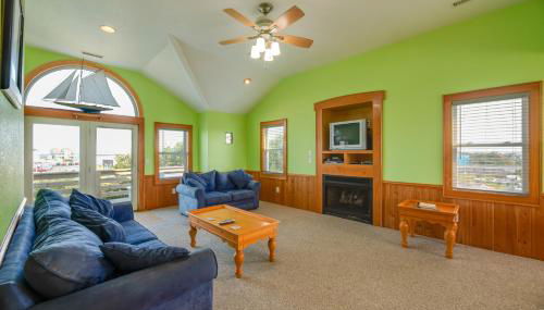 Quiet Hatteras Duplex with Decks about 1 Mile to Beach - Foto 3