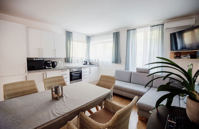 Csendeskert Apartments - Photo 8