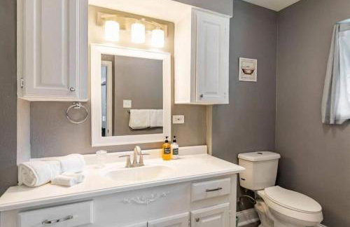 4 Bed 3 Bath House, Spacious, Smart TVs in all rooms, Whole house to yourself - Foto 22