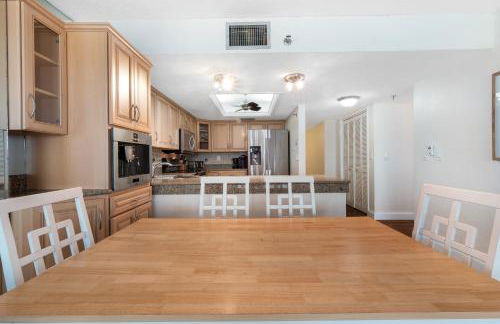 Sunrise beach views with top complex amenities and pool access! - Foto 33