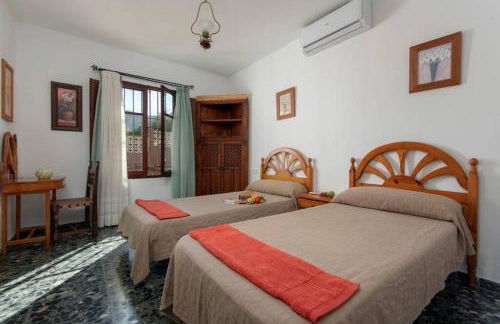 Preciosa villa con gran piscina y fabulosas vistas - Photo 13