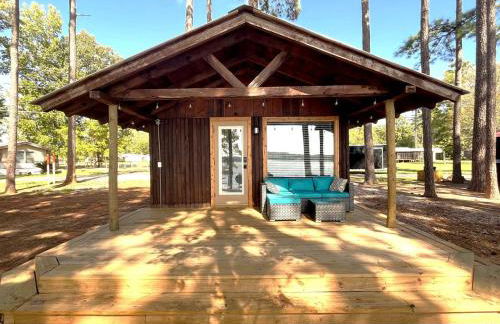 Rustic Waterfront Cabin on Toledo Bend Lake for an Unforgettable Getaway in Nature in Hemphill, Texas - Foto 1