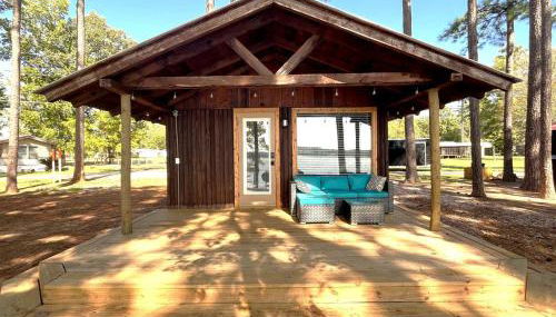 Rustic Waterfront Cabin on Toledo Bend Lake for an Unforgettable Getaway in Nature in Hemphill, Texas - Foto 1