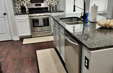 4 Bedrooms Private Backyard Smoke Room Garden Tub - Foto 36