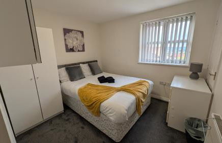 Large Modern House with Private Parking - Foto 148