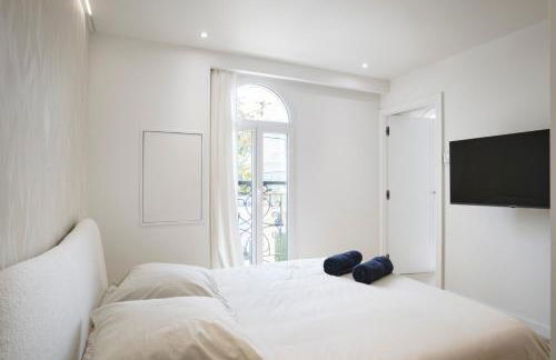 VILLA DES PERGOLAS -6 Bdrs - 5 bathrs -Parking -Jardin -JACUZZI -TRAMstation , 10 min beach - Foto 11